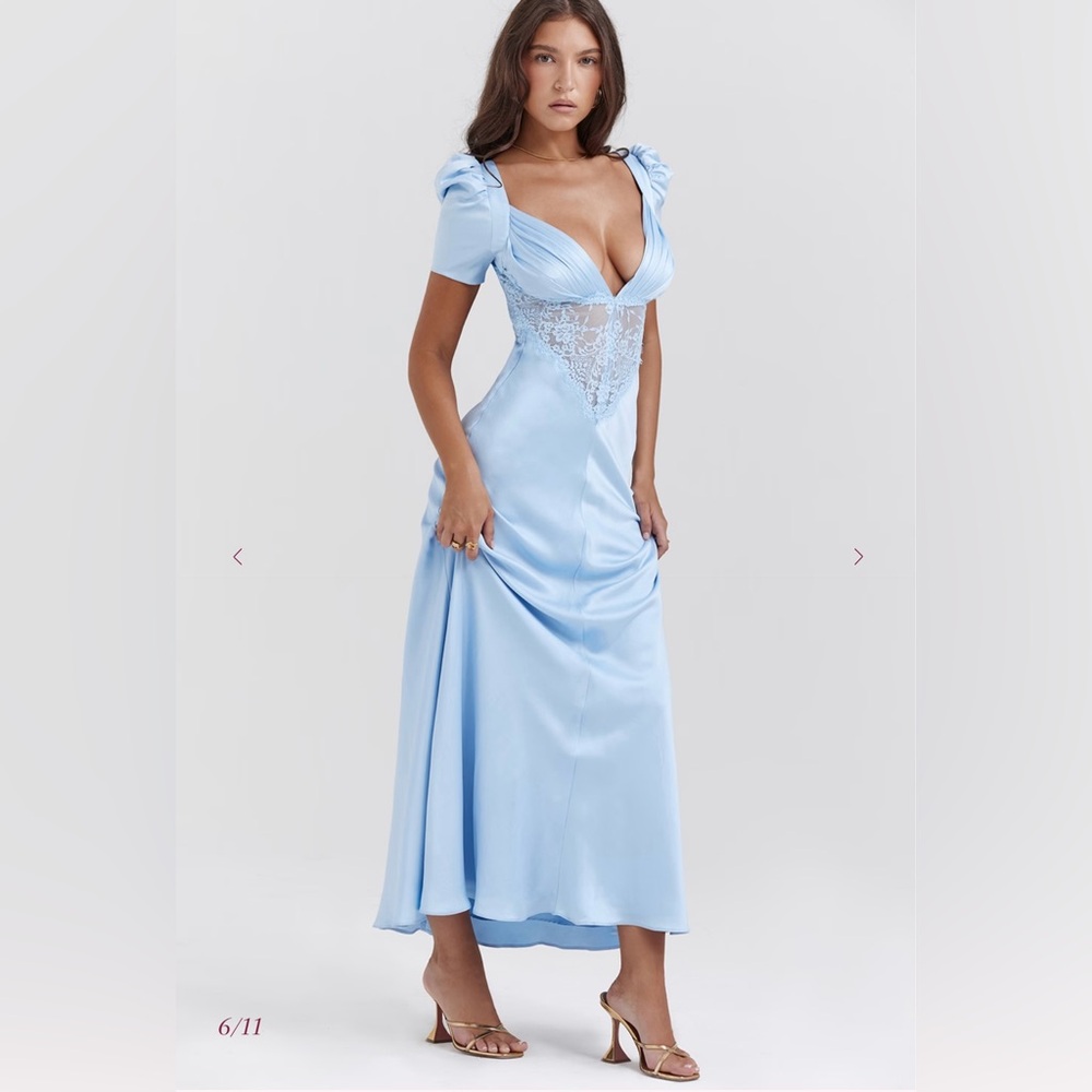 Elegant Blue Lace Evening Gown - Picture 6 of 9